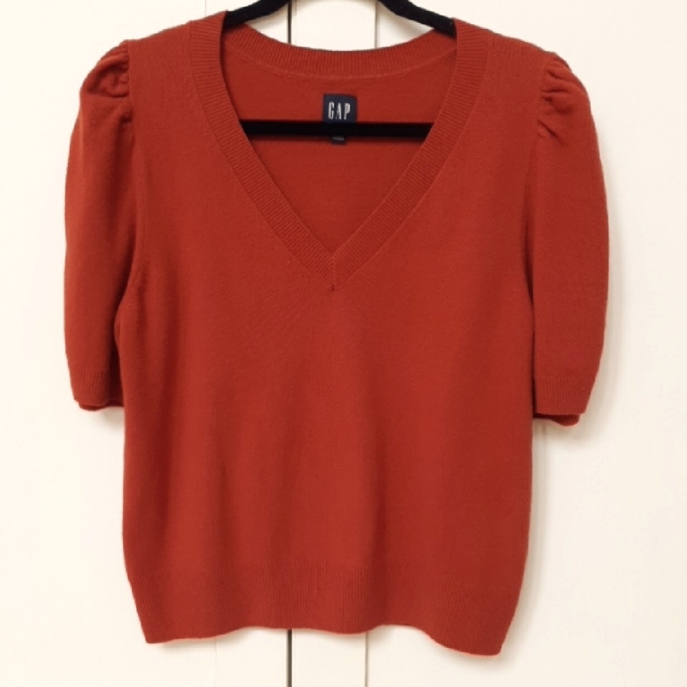 GAP Women's CashSoft Rust V-Neck Sweater with Elbow-length Puffed Sleeves, Sz L